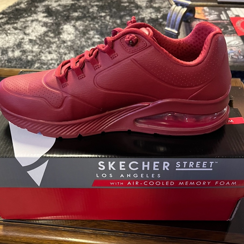 SKECHER STREET Los Angeles